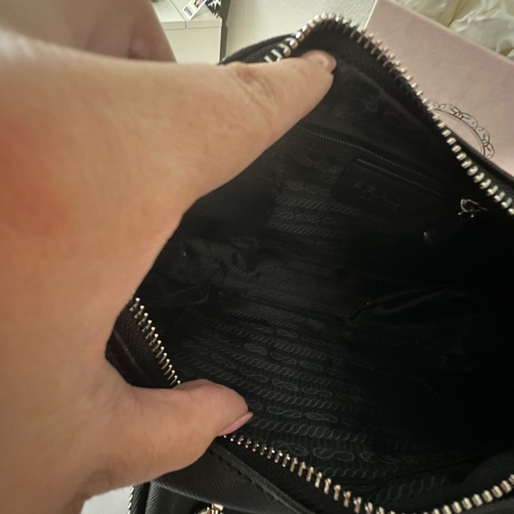 Black shoulder bag